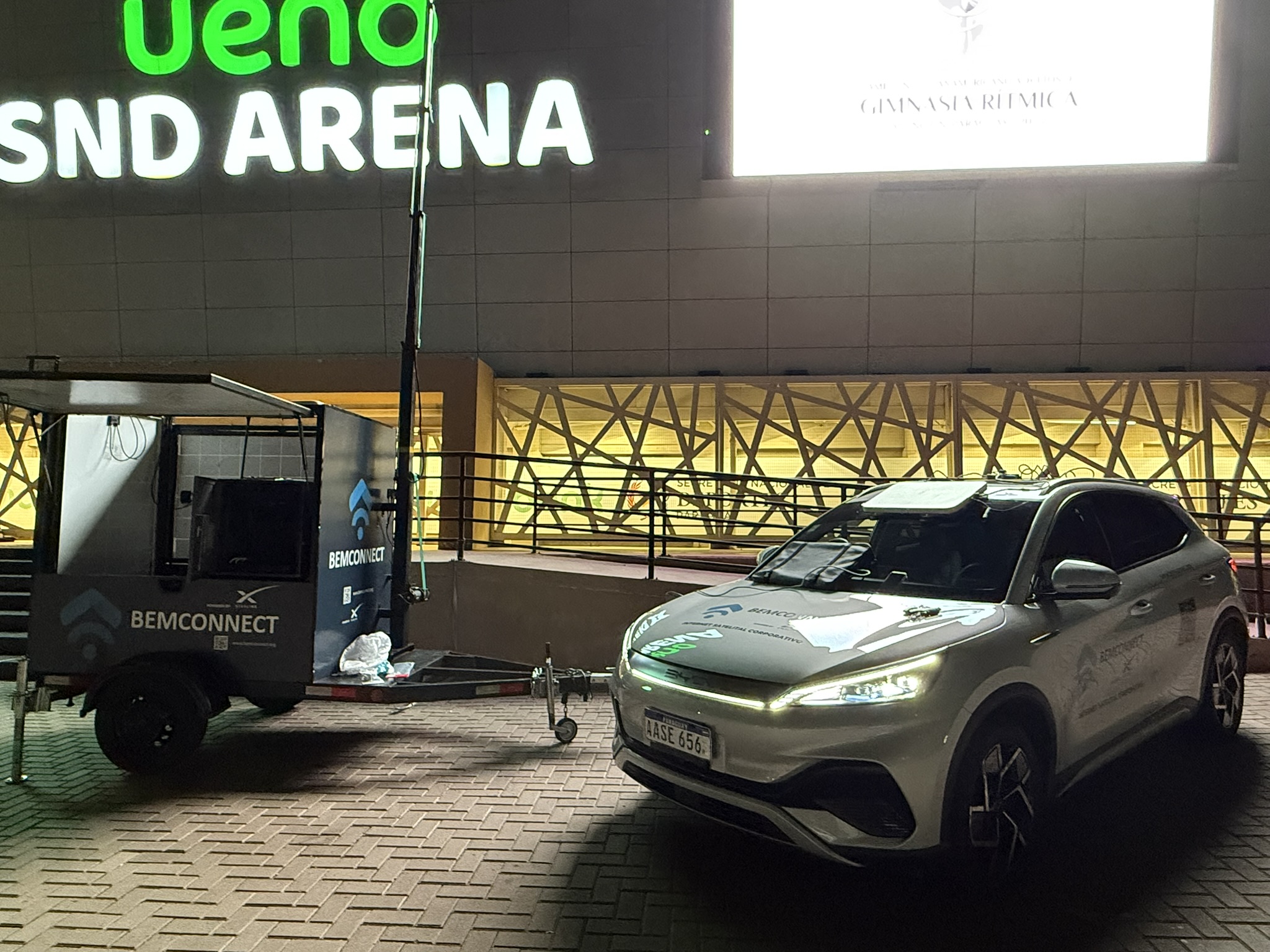 Equipo BEMCONNECT desplegado en Ueno SND Arena, entrega de becas Itaipú